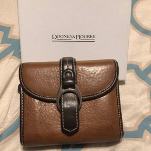 Dooney & Bourke wallet